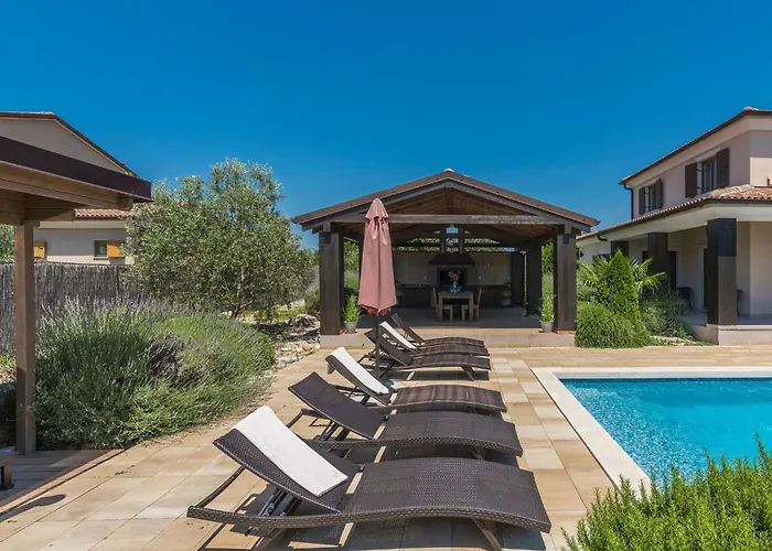 Leonardo By Interhome Juršići