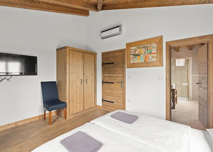 Leonardo By Interhome * Juršići