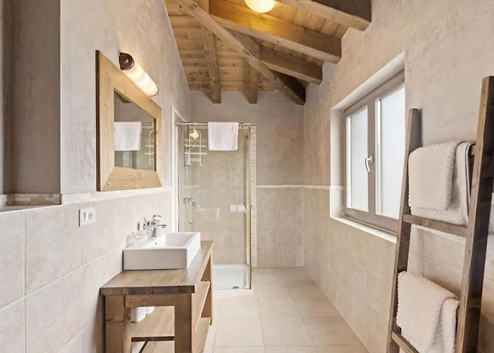 Leonardo By Interhome Juršići